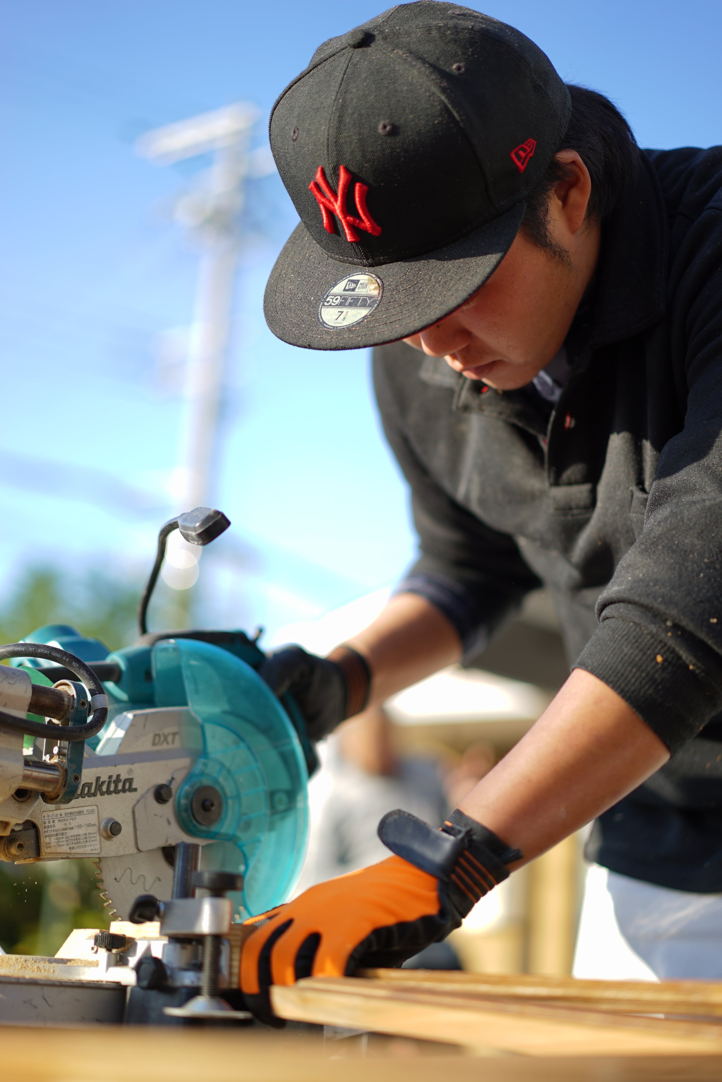 姫路市でリフォームをお考えなら | 卓上丸ノコで木材カット1