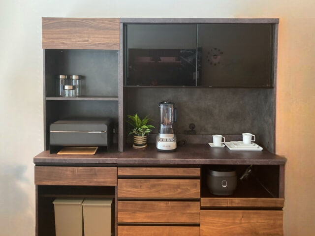 キッチンリフォーム時の食器棚選択と最適な活用方法